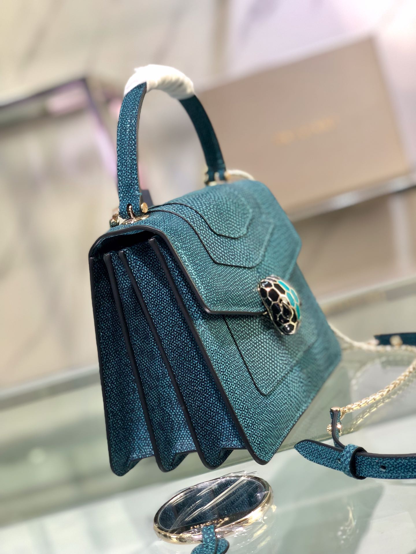 Handbags Bvlgari 38329 - vstockx