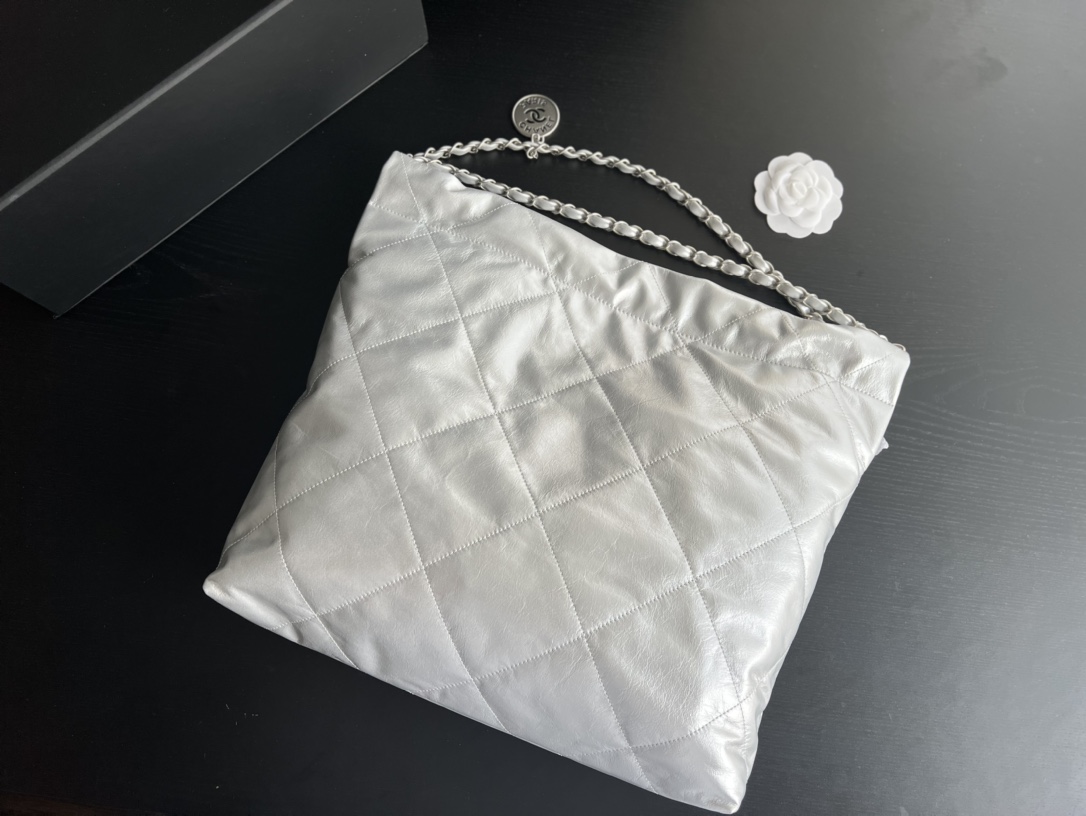 Handbag Chanel size 39cmx42cmx8 cm - vstockx