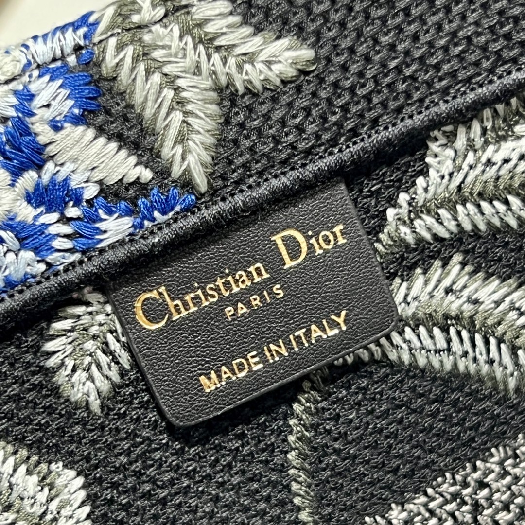 Handbag Dior 1286 size 36  28 cm - vstockx