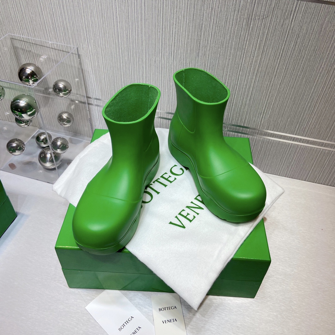 Bottega Veneta Boots 18 - vstockx