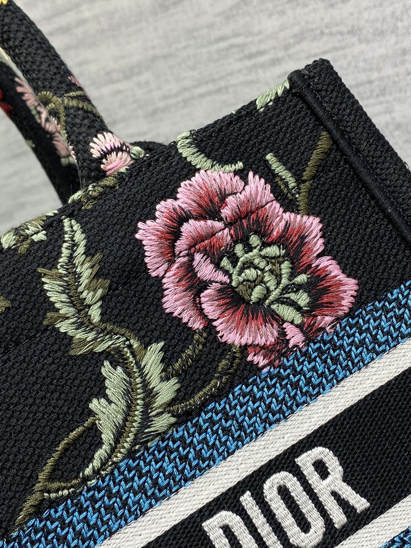 Handbag Dior size 26*8*22 cm - vstockx