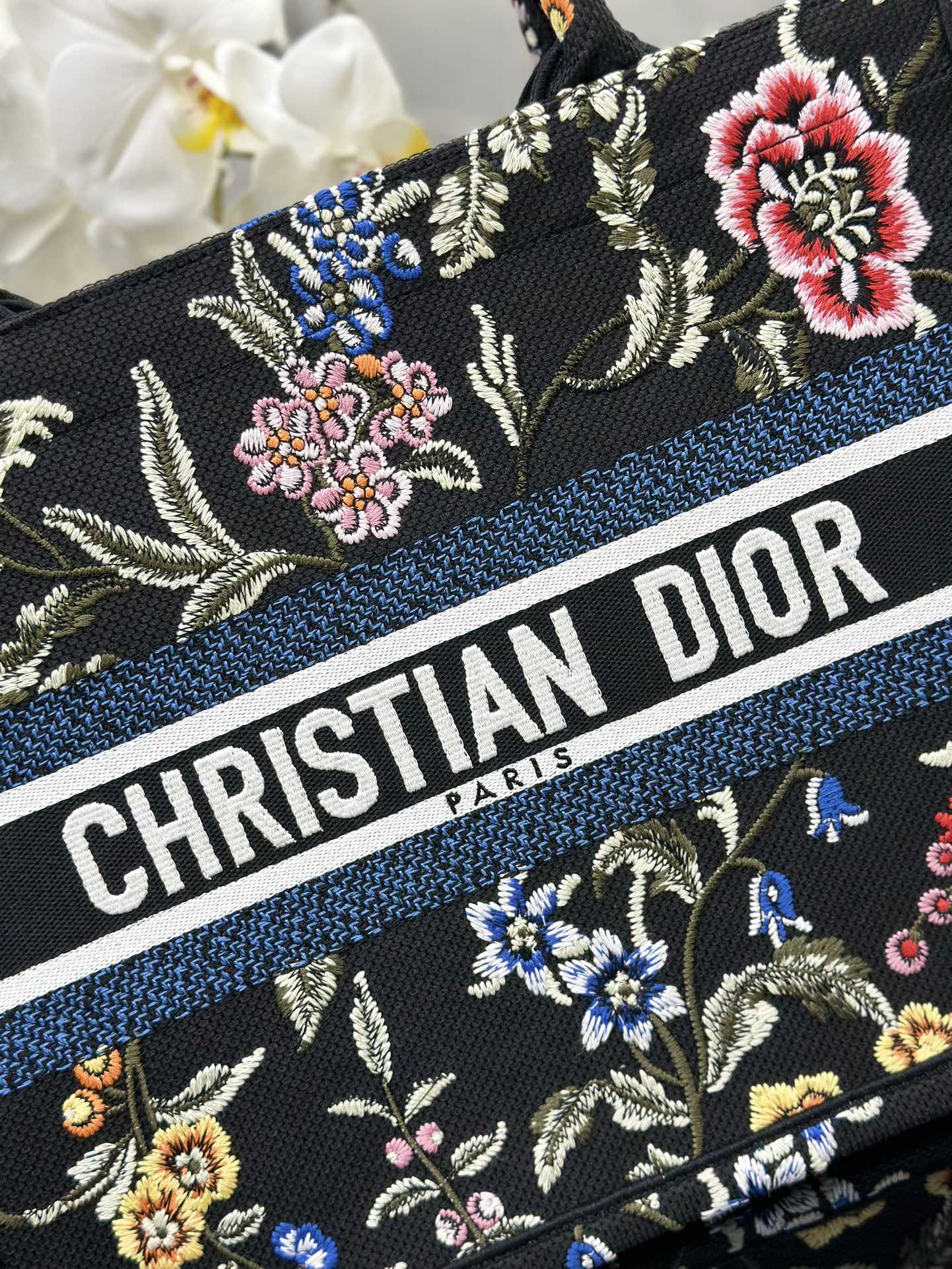 Handbag Dior M1286 size 42 x 35 x 18.5 cm - vstockx