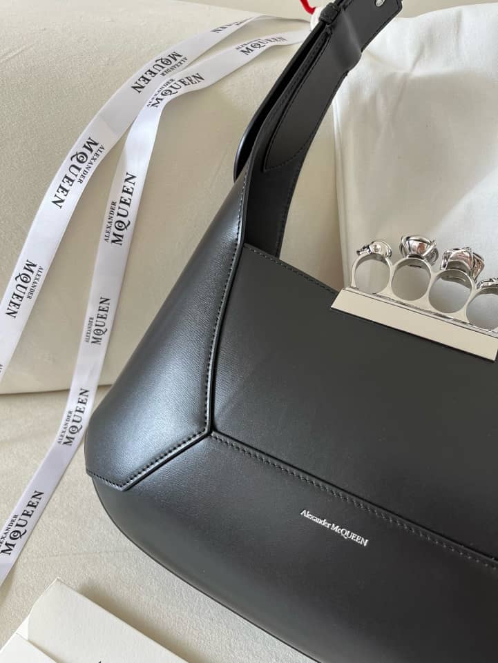 Handbag Alexander McQueen hobo size 20*12*8 cm size 30*18*7 cm - vstockx