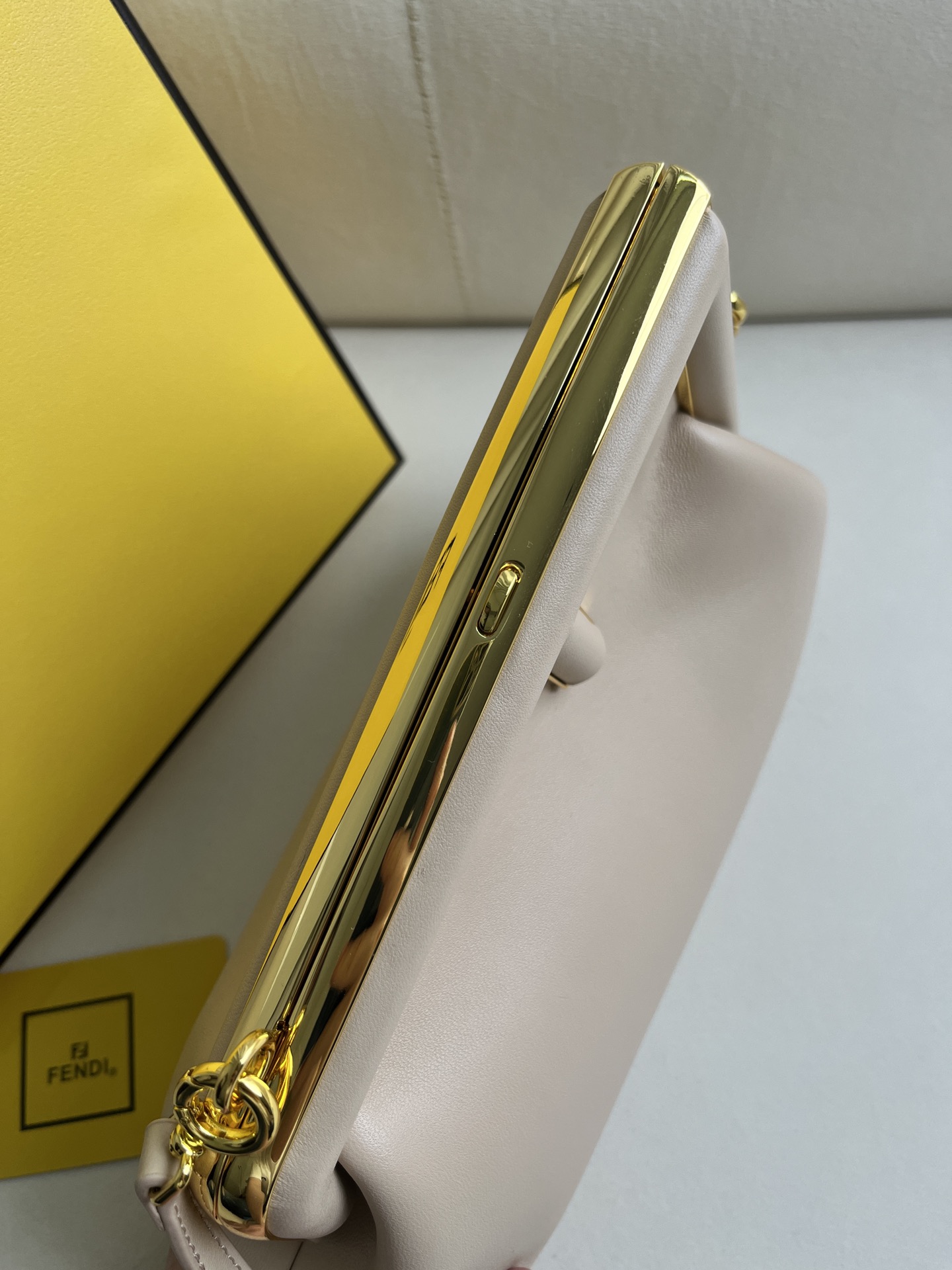 handbags FENDI 2218 size:18*26*9.5cm - vstockx