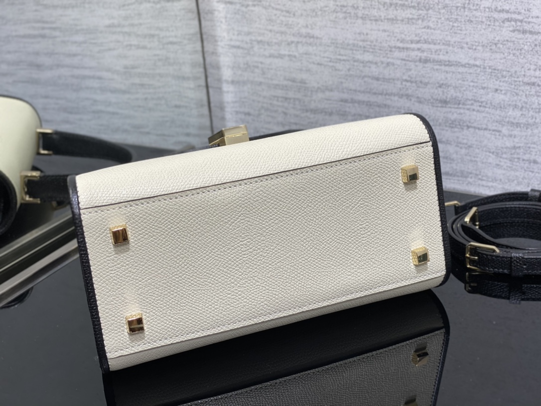 Handbag VALEXTRA size *'* - vstockx