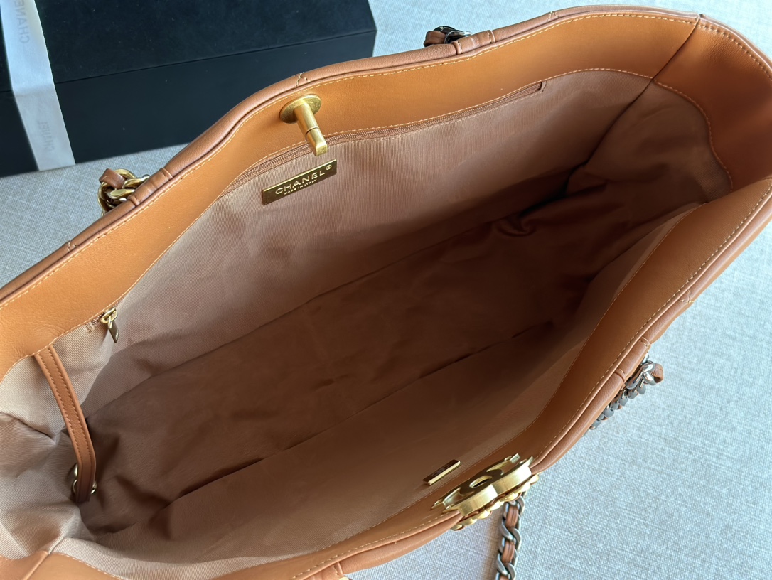 Handbag Chanel AS366 size 24 X41 X10 cm - vstockx