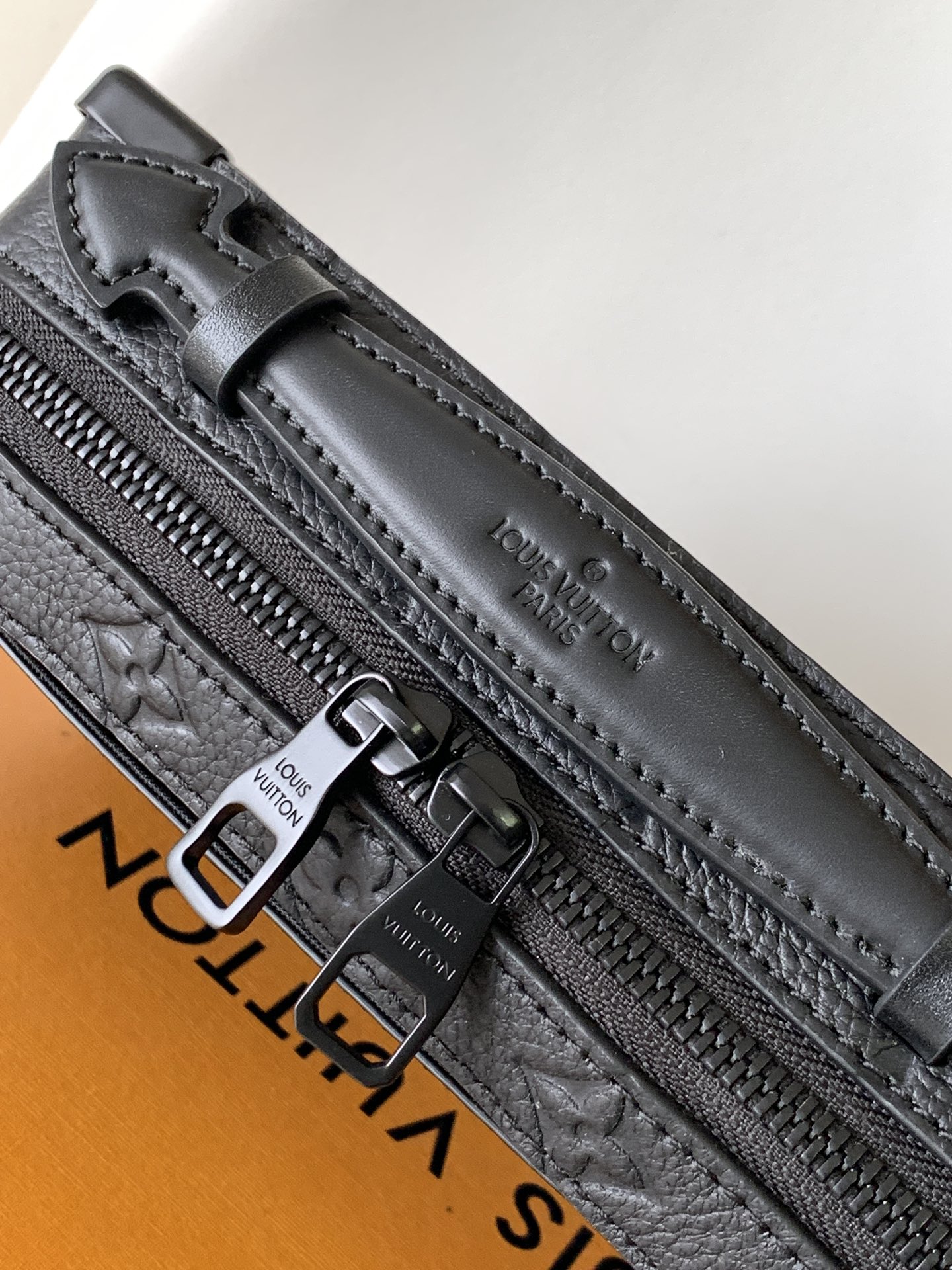 Handbag Louis Vuitton M59163 size 21.5 x 15 x 7 cm - vstockx