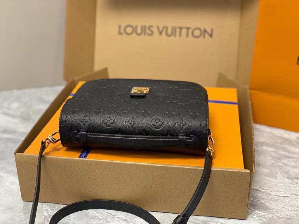Handbag Louis Vuitton M41487 size 25 x 19 x 7 cm - vstockx