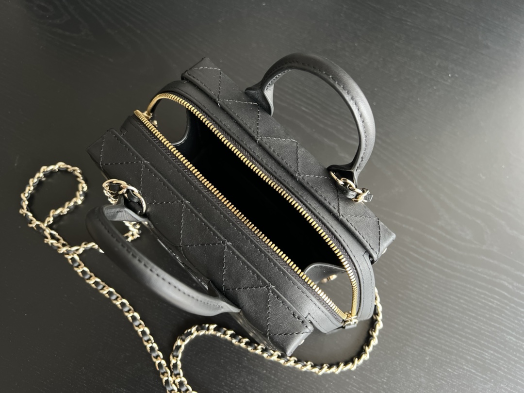 Handbag Chanel size 15cmx11.5cmx5 cm - vstockx