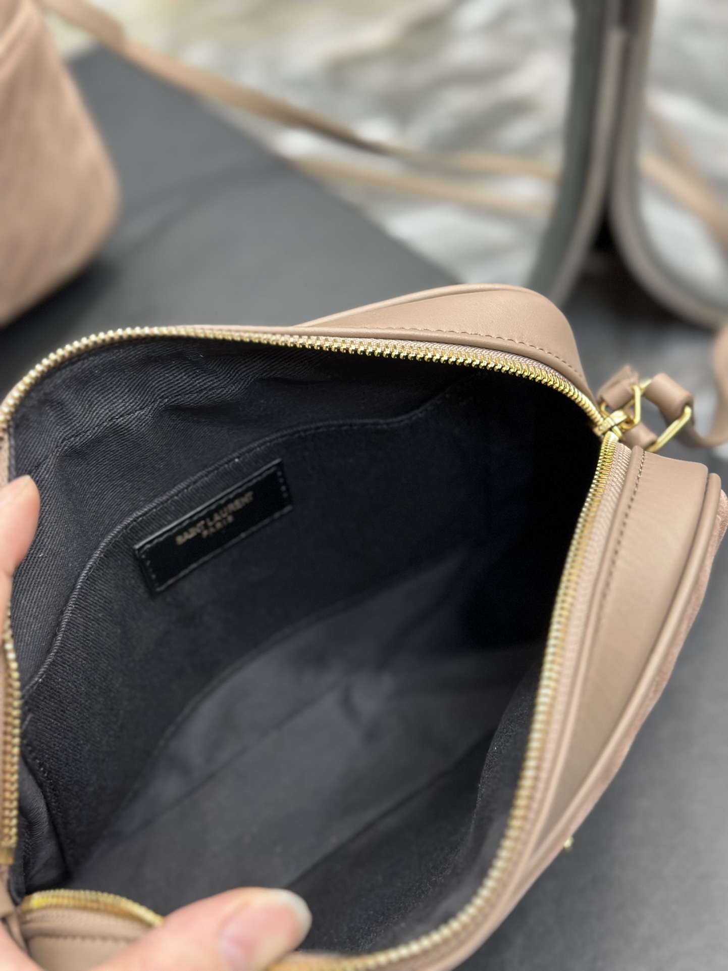 Handbags SAINT LAURENT 520534 size 23x16x6 cm - vstockx