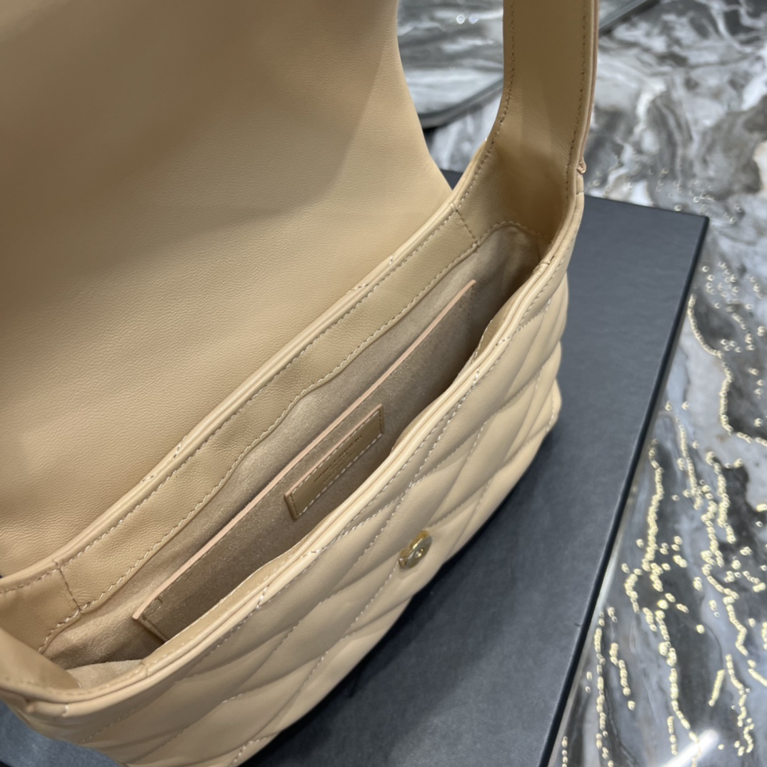 Handbags SAINT LAURENT 698567 size 24  18  5.5 cm - vstockx