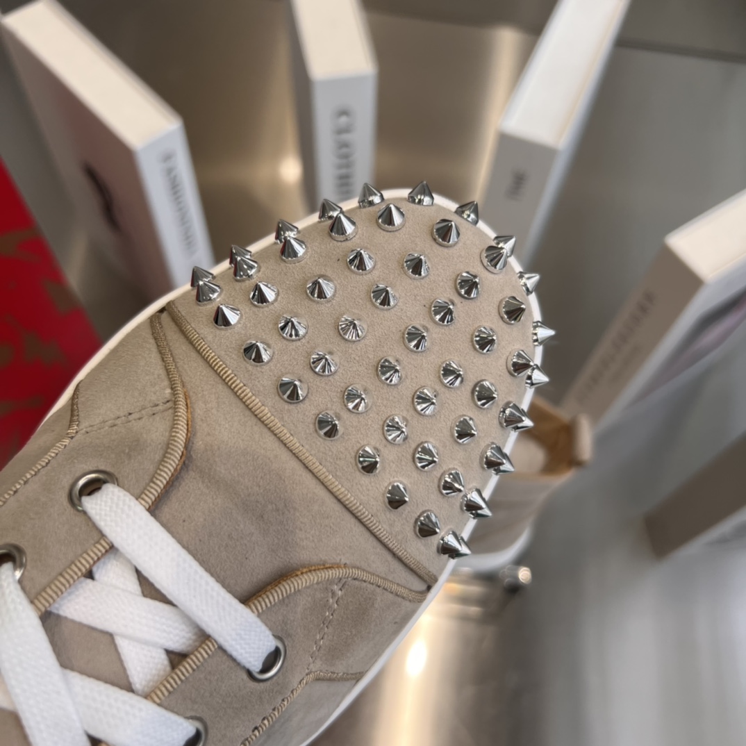Christian Louboutin Louis Junior Spikes Orlato Flat Sneakers 68 - vstockx