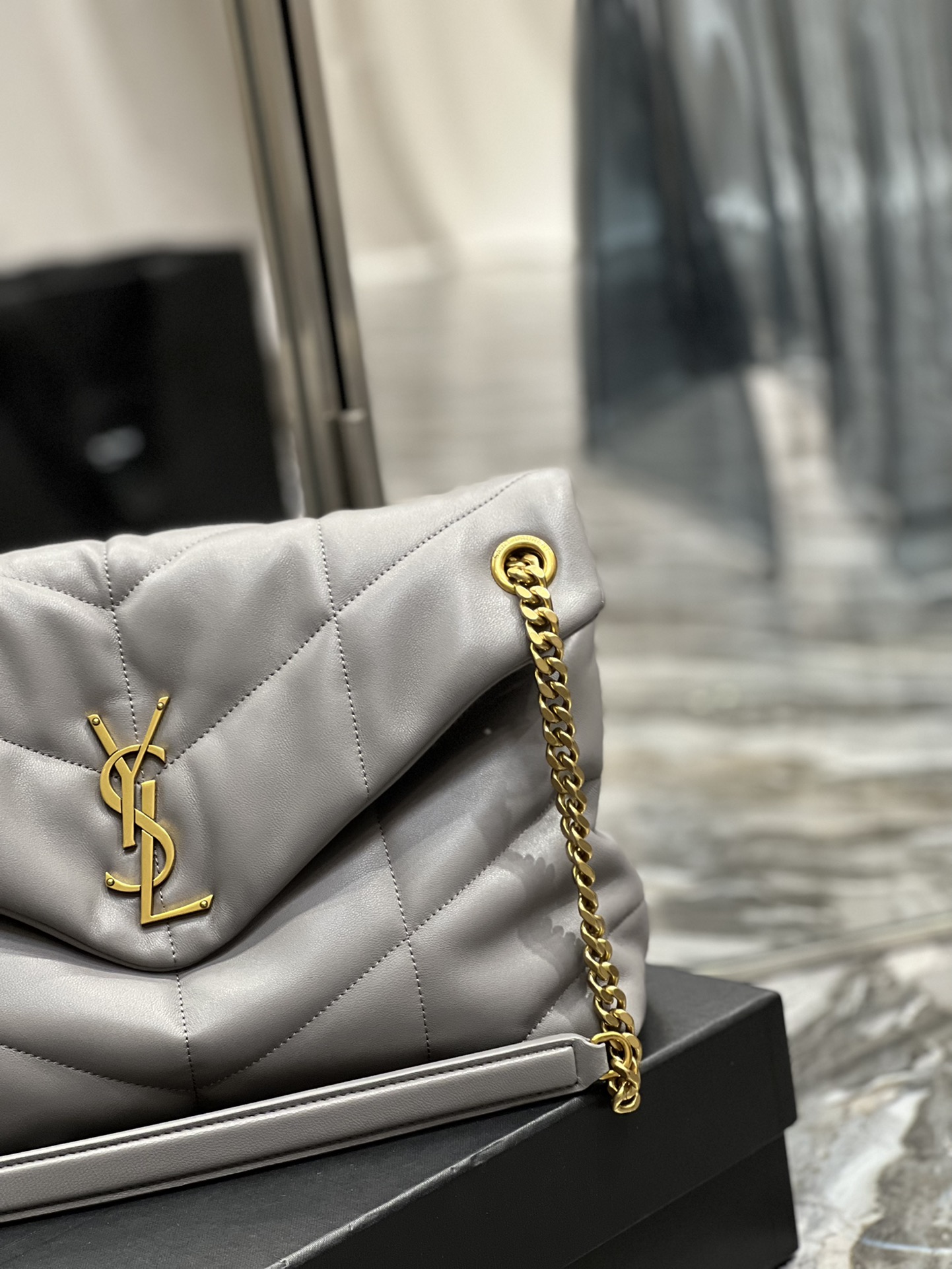 Handbags SAINT LAURENT 577475 size 35x23x13.5 cm - vstockx
