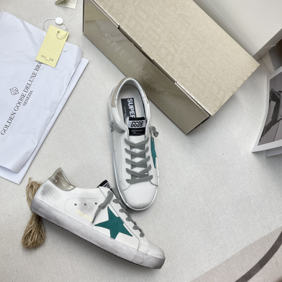 Golden Goose Superstar distressed-finish sneakers 23 - vstockx
