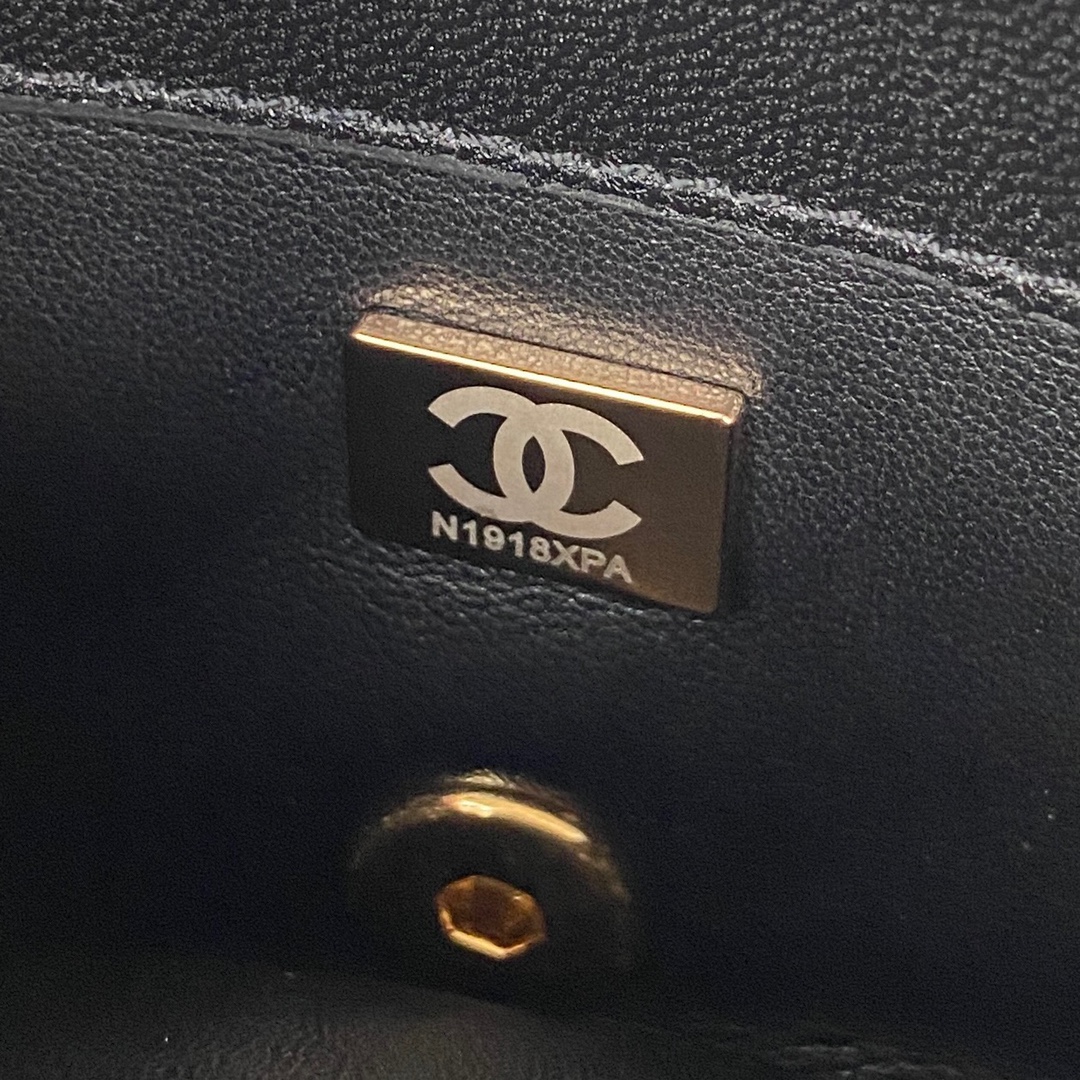 Handbag Chanel AS3365 size 17X8.5X11.5 Cm - vstockx
