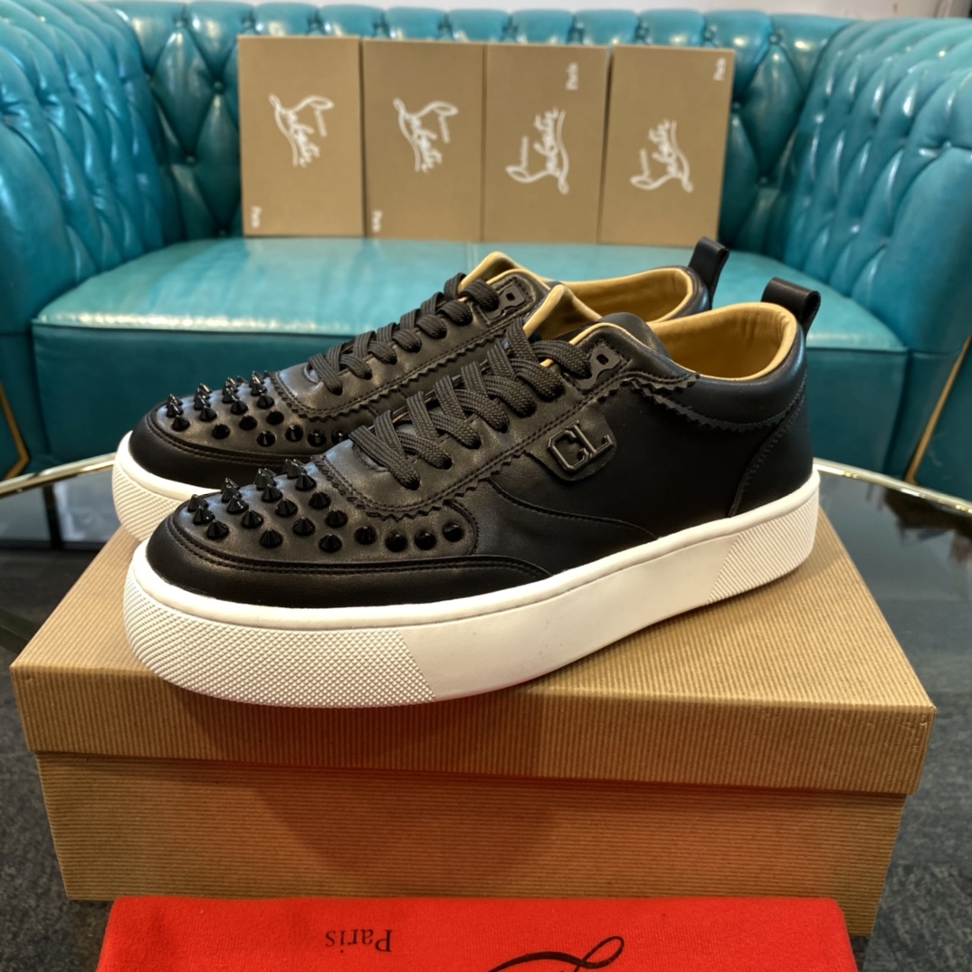 Christian Louboutin Happyrui Spikes Flat Sneakers 4 - vstockx