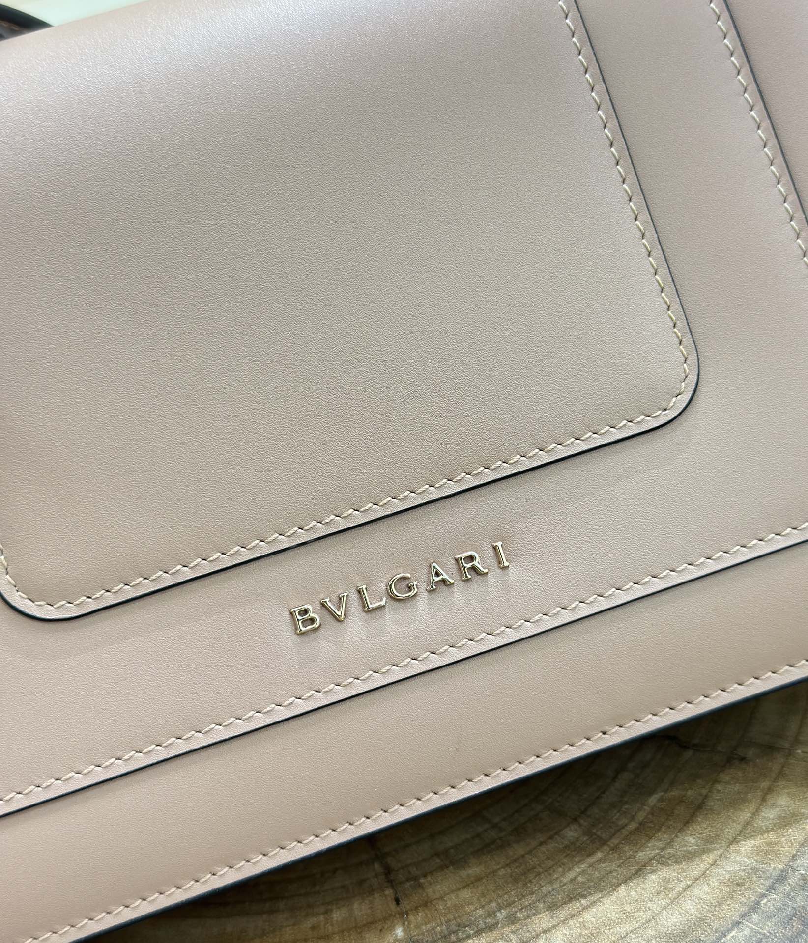 Handbags Bvlgari 38102 size:22*13*5.5 cm - vstockx