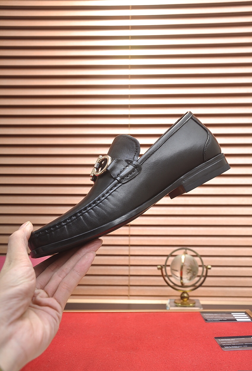 Salvatore Ferragamo Boots 5 - vstockx