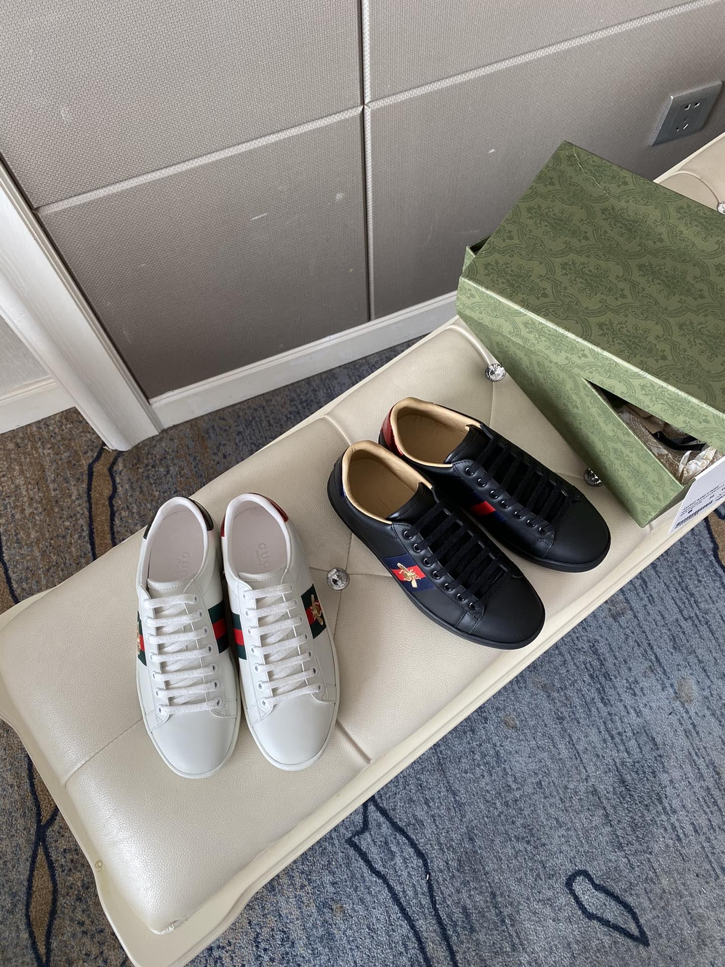 Gucci Women's Ace sneaker with bee sneaker 4 - vstockx