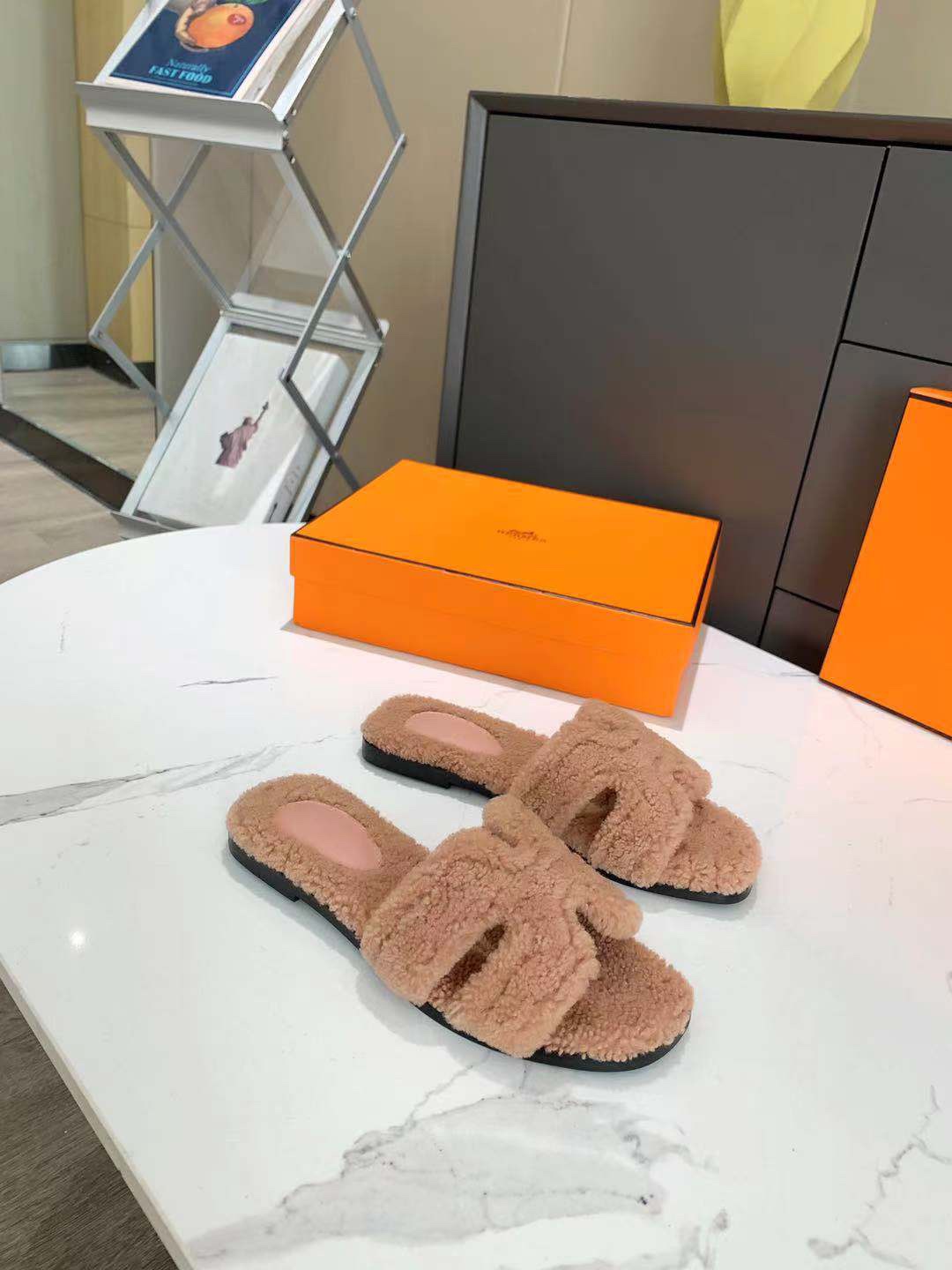 Hermes Sandals 44 - vstockx