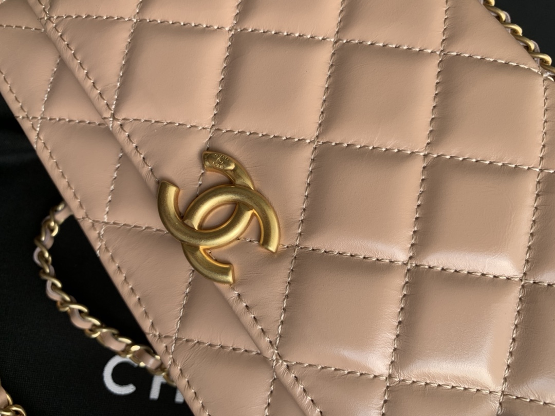 Handbag Chanel 2289 size 19 cm - vstockx