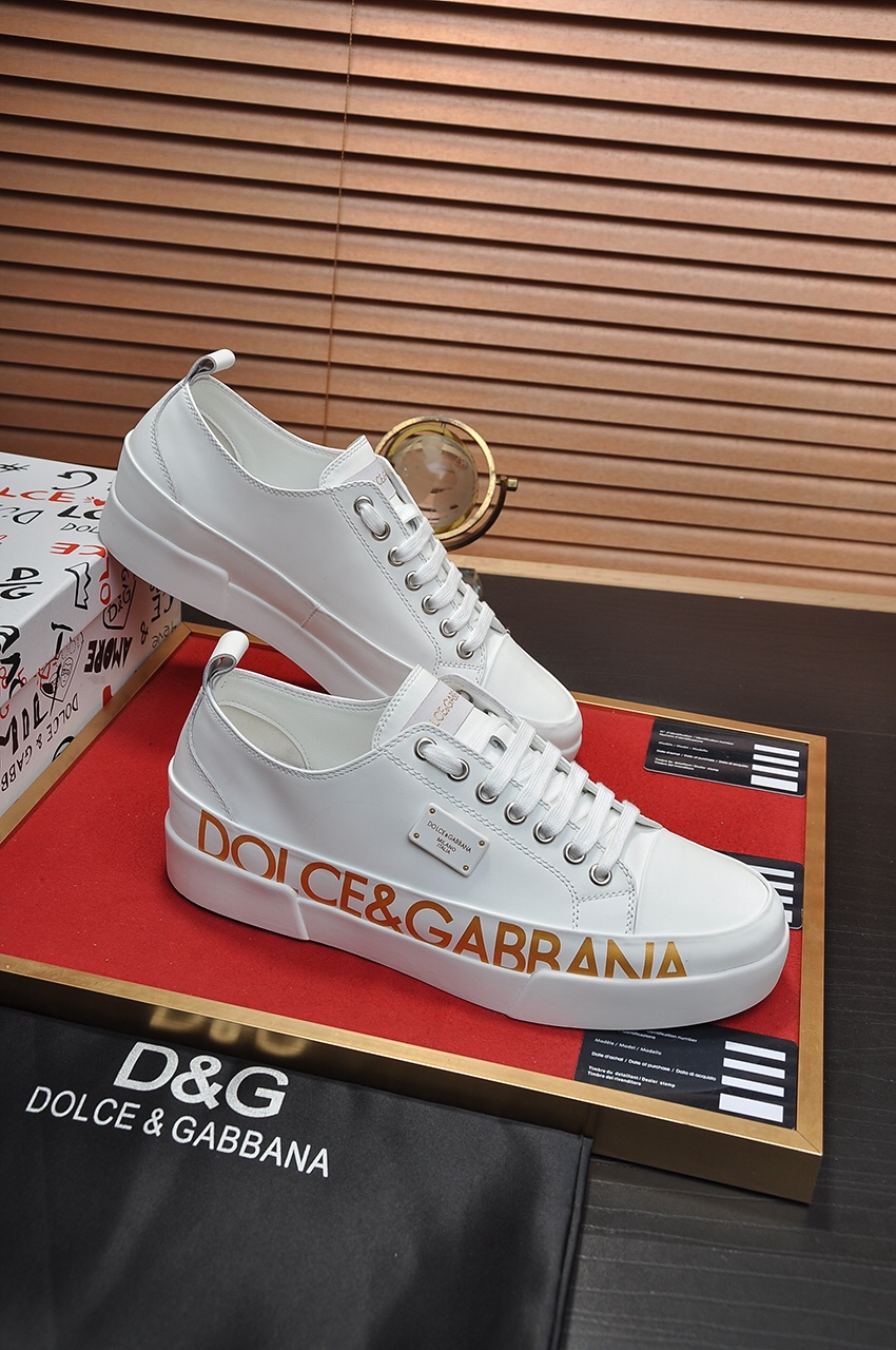 Dolce & Gabbana Low Tops Sneakers 111 - vstockx