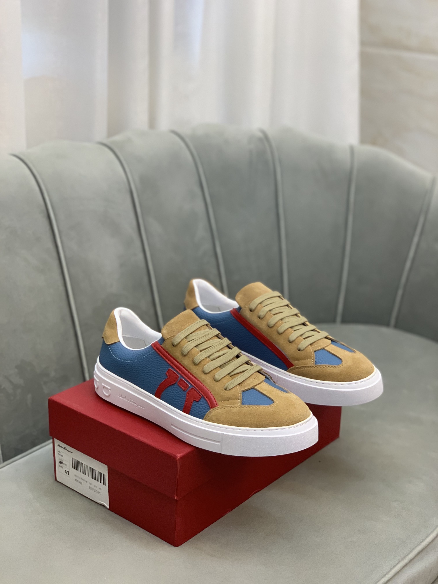 Salvatore Ferragamo Gancini Sneaker 17 - vstockx