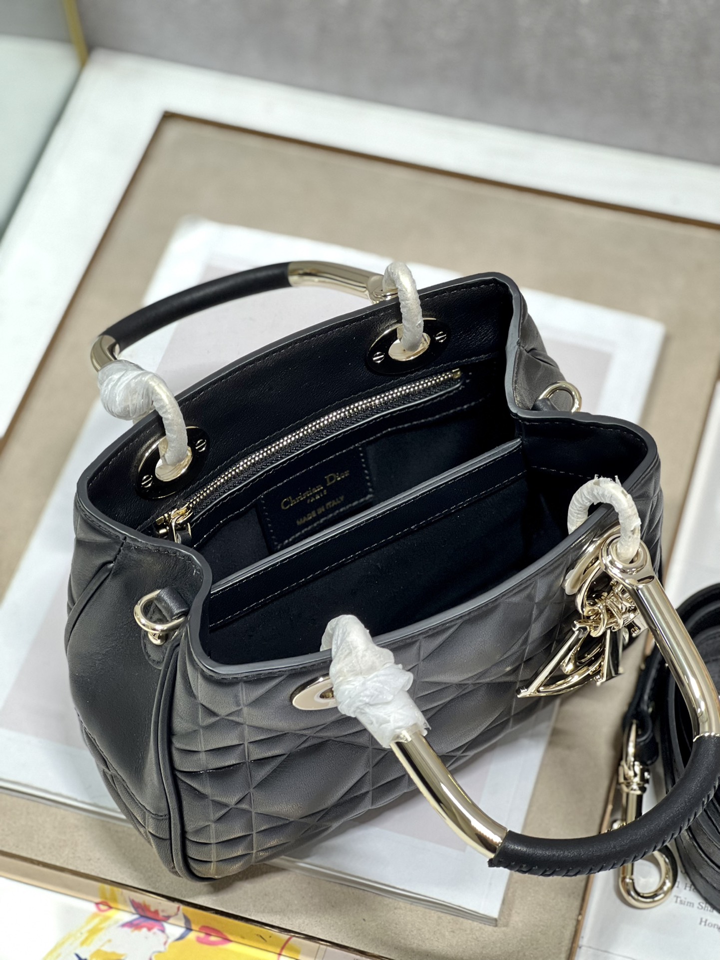 Handbag Dior 1202 size 23  26  8 cm - vstockx
