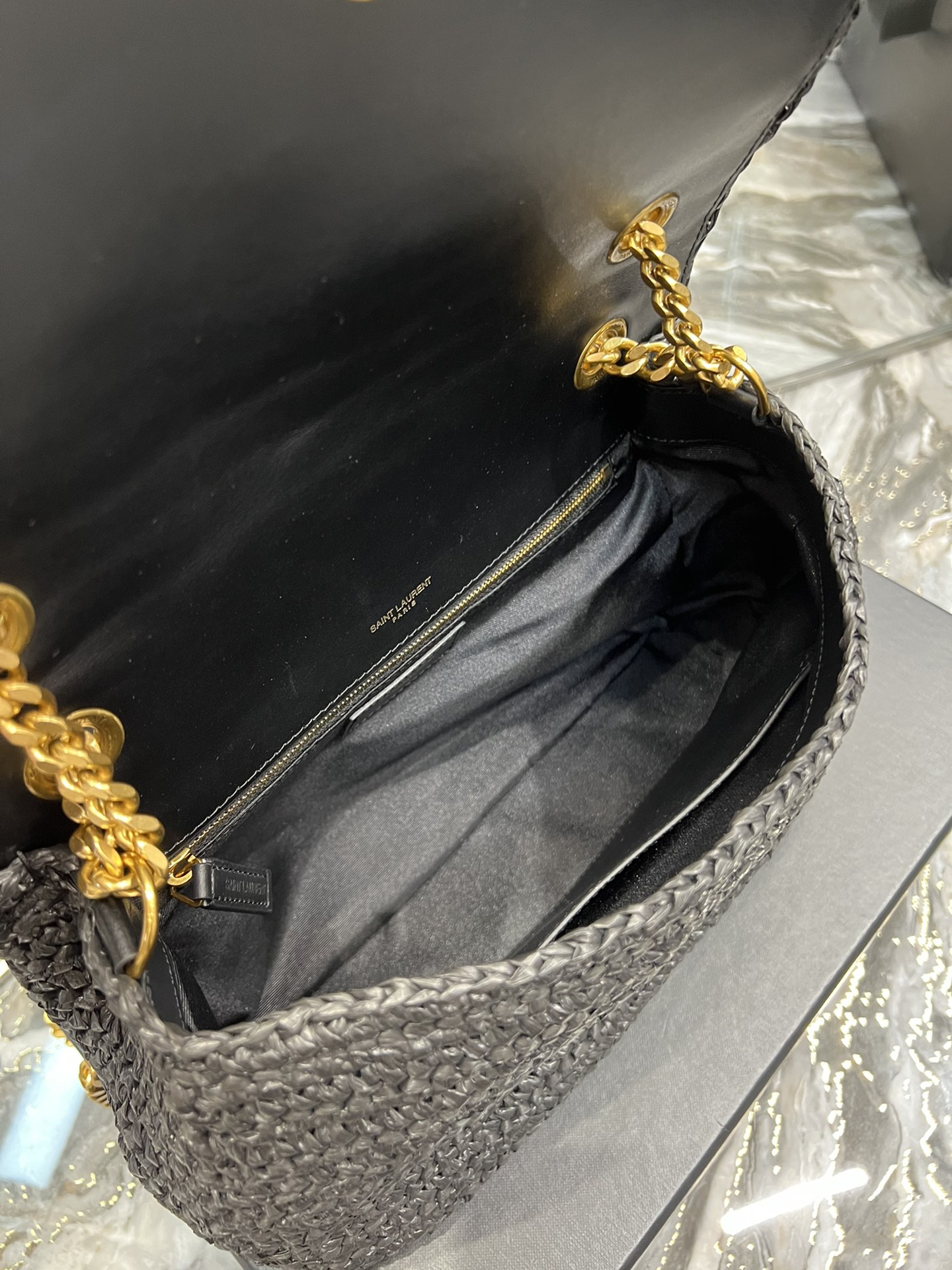 Handbags SAINT LAURENT 633158 size 28x20.5x8.5 cm - vstockx