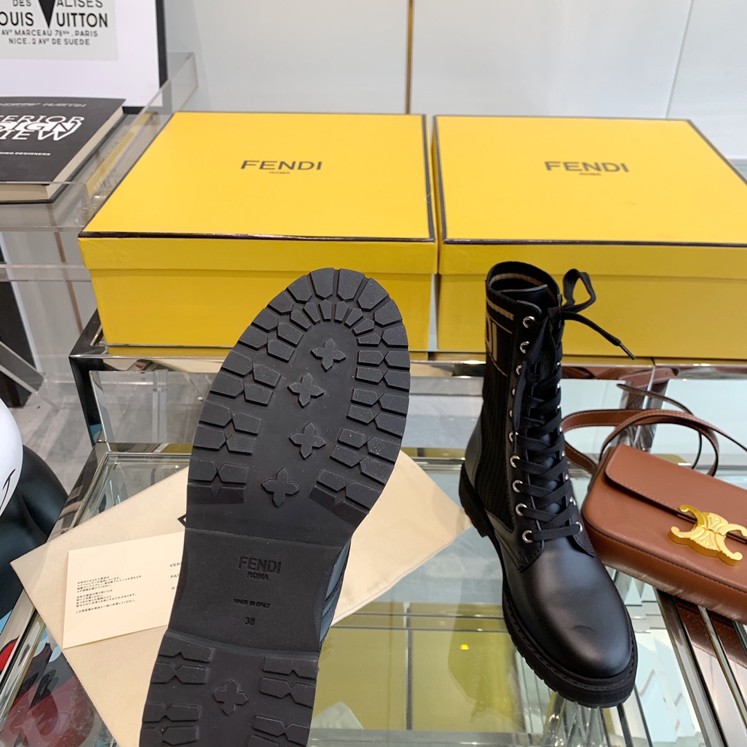 Fendi Boots 16 - vstockx