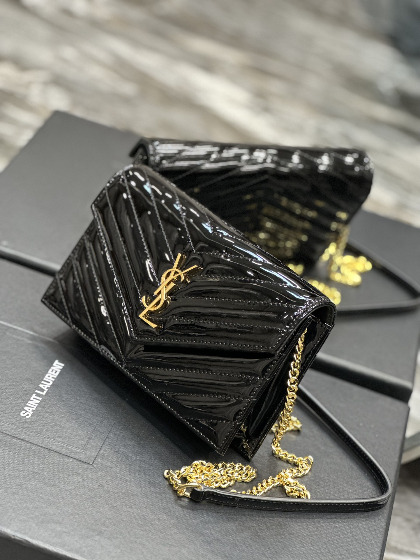 Handbags SAINT LAURENT 393953 size 19x11.5x4 cm - vstockx