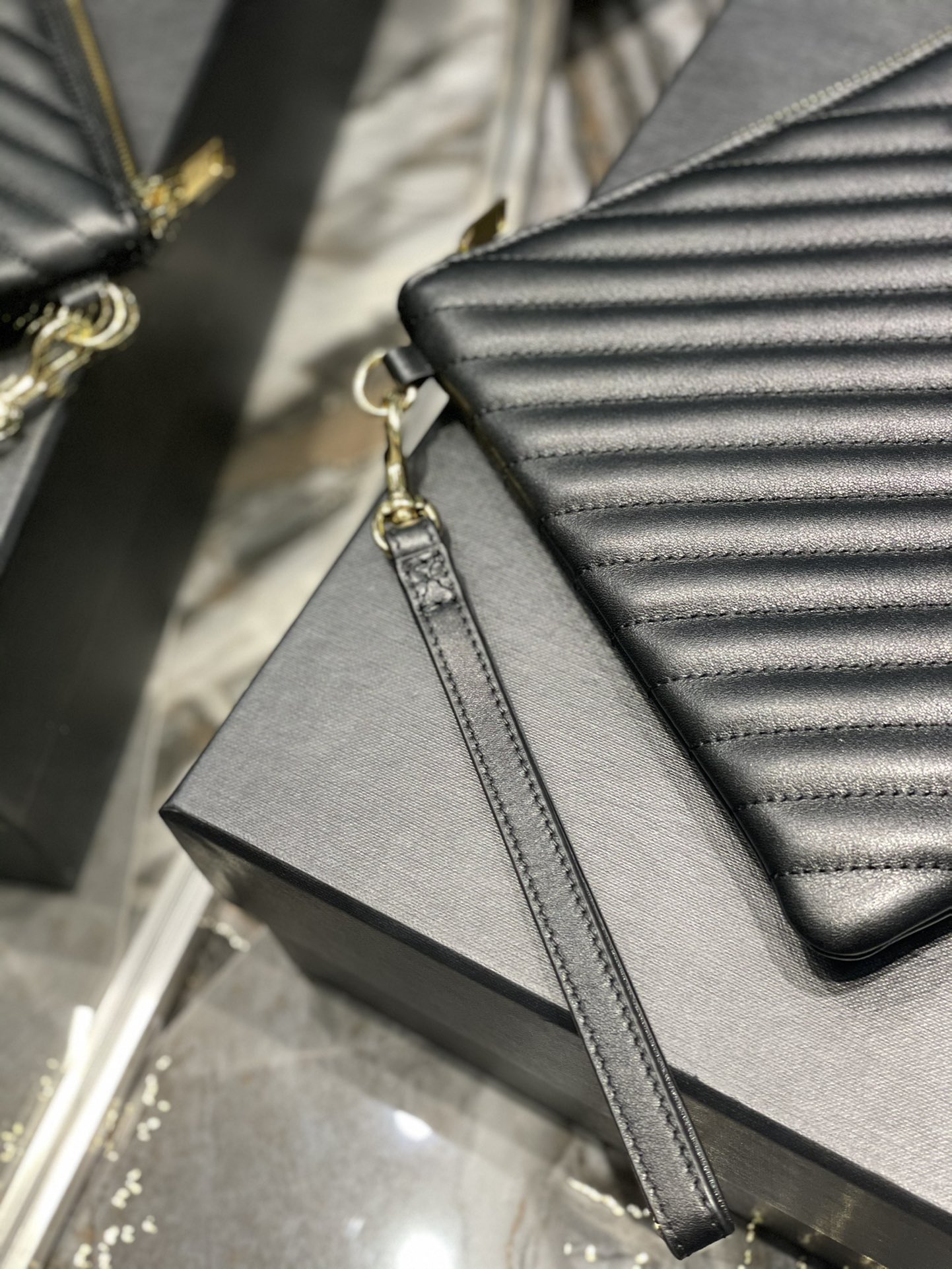 Handbags SAINT LAURENT 413444 size 30  21.5  2 cm - vstockx