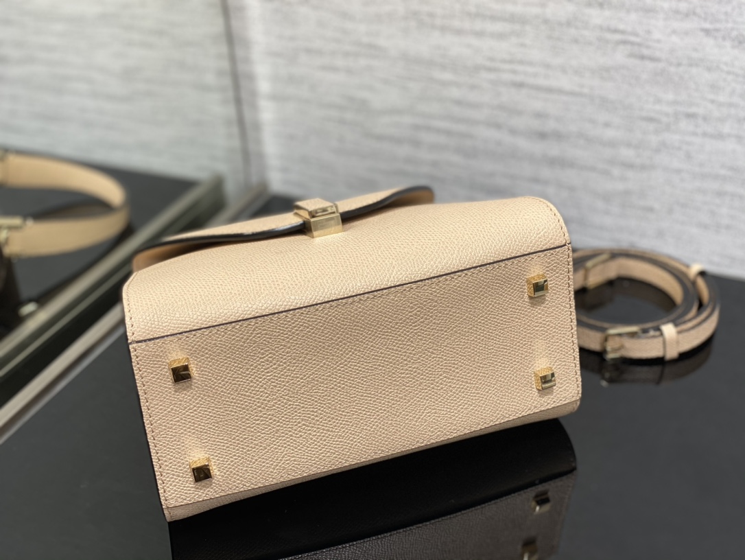 Handbag VALEXTRA size *'* - vstockx