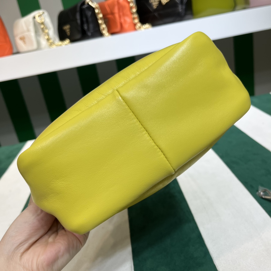 Handbags Prada 1BA359 size:15.5*10*18 cm - vstockx