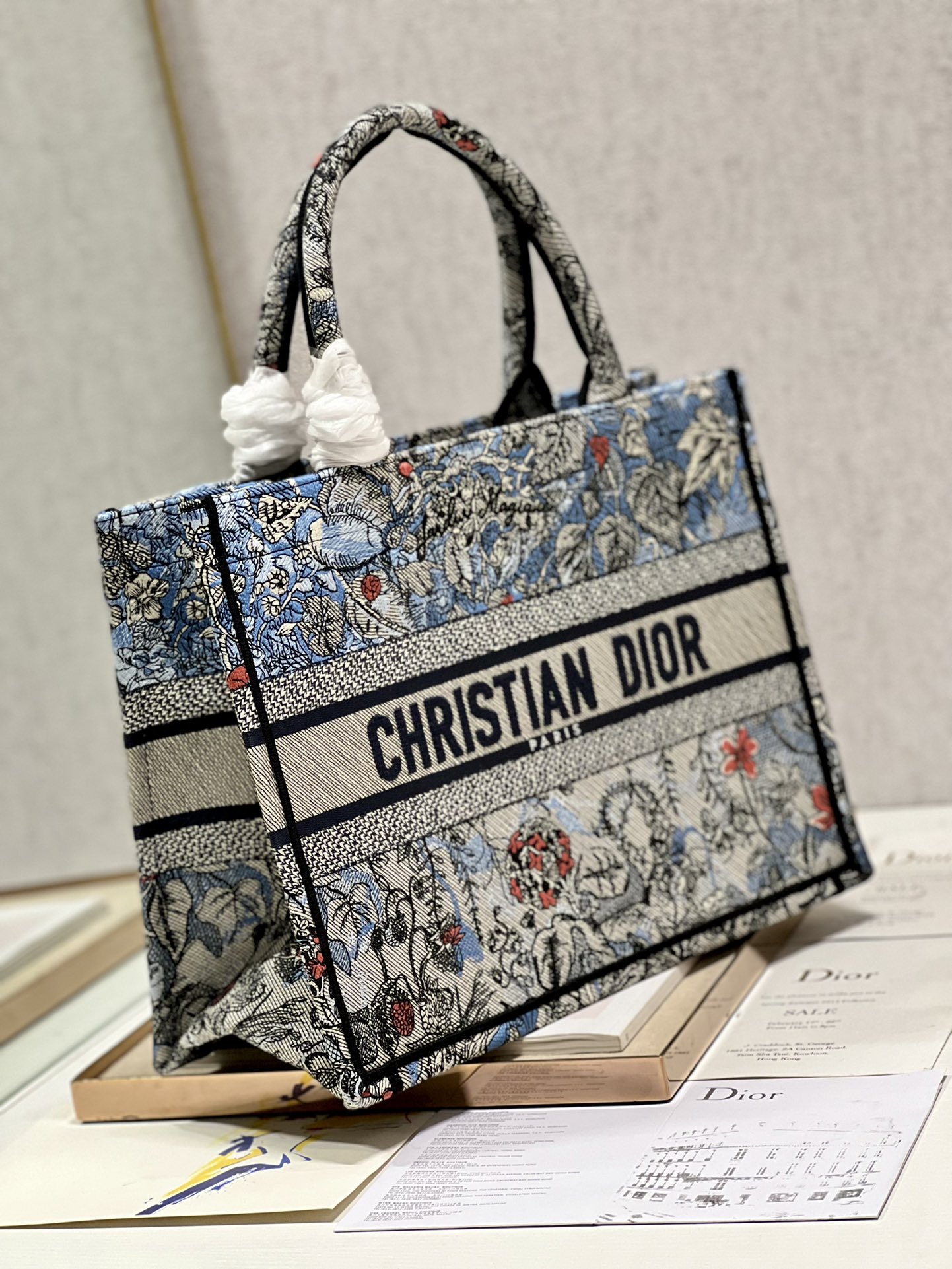 Handbag Dior 1286 size 36  28 cm - vstockx