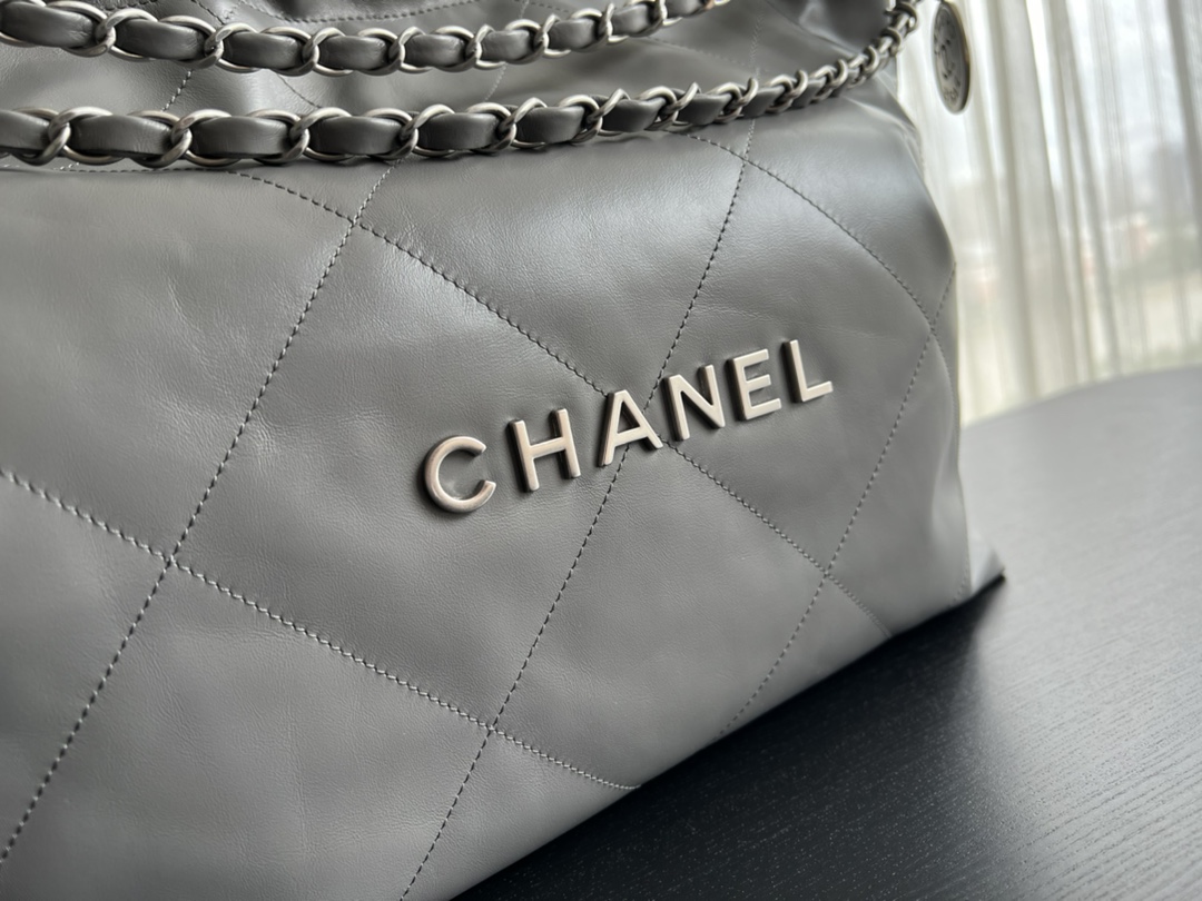 Handbag Chanel size 39cmx42cmx8 cm - vstockx