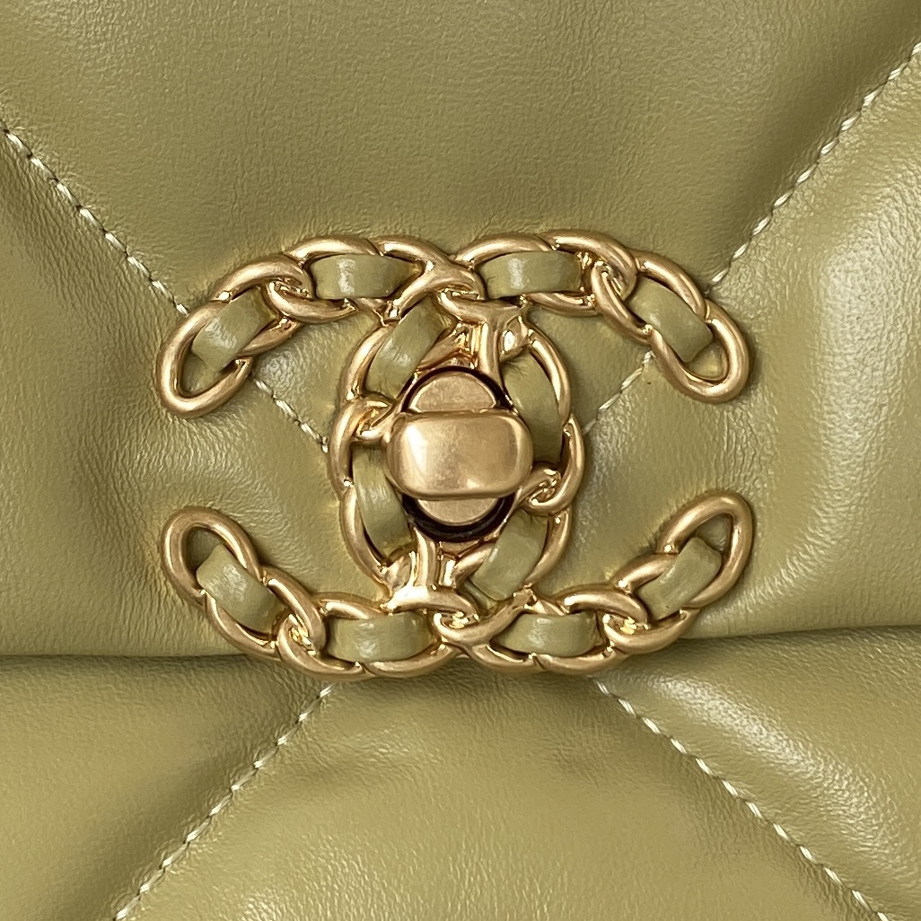 Handbag Chanel size 30 cm - vstockx