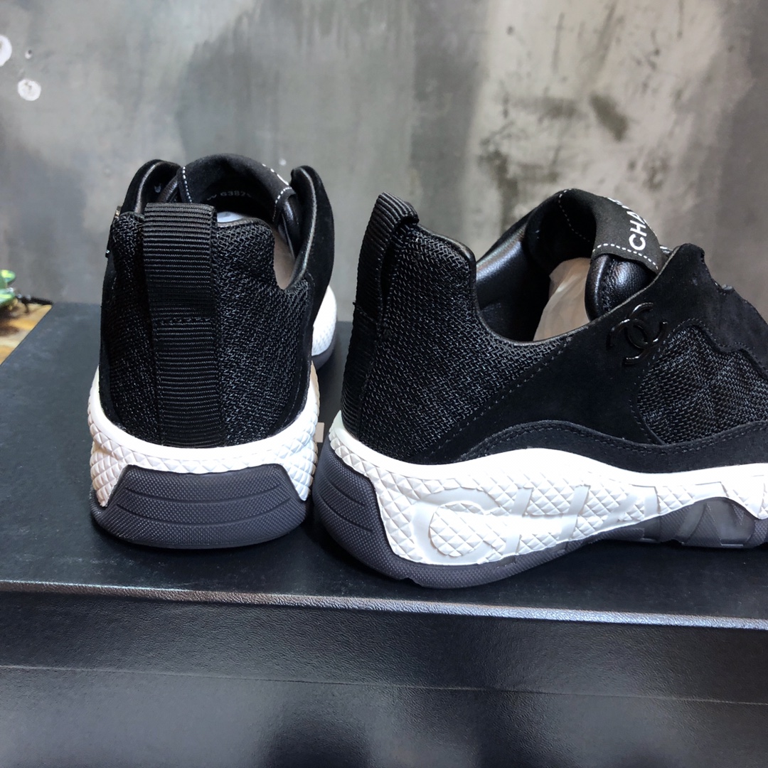 Chanel Fabric & Suede Calfskin Low Top Sneaker 21 - vstockx