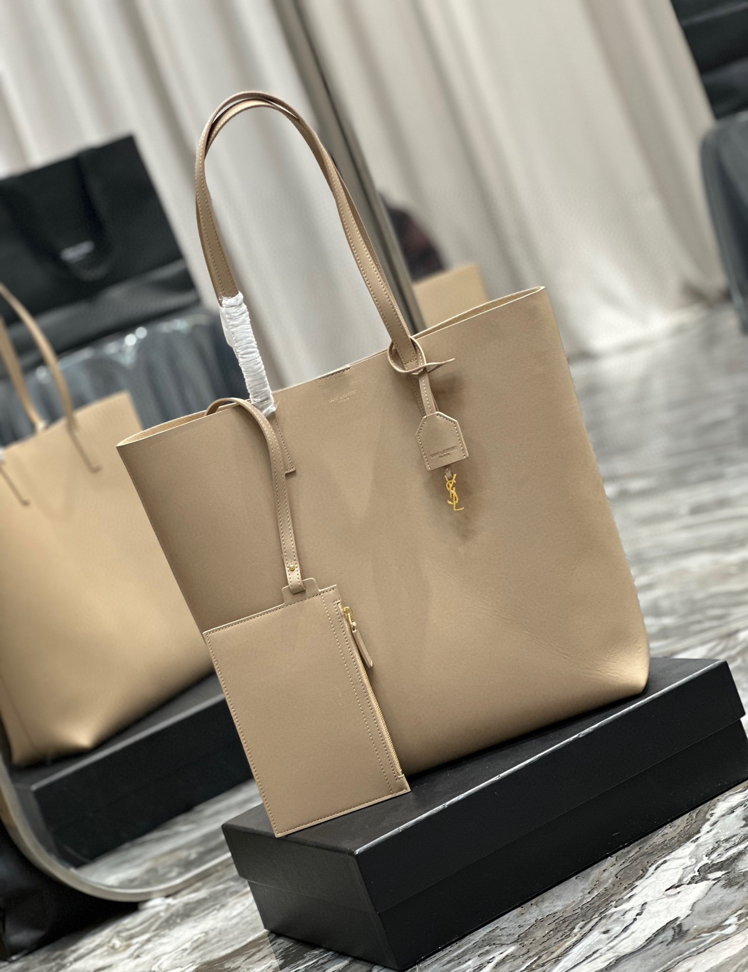 Handbags SAINT LAURENT 600306 size 32.5  35  10.5 cm - vstockx