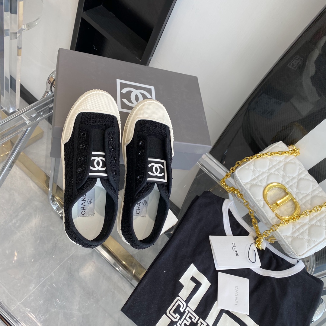 Chanel Flat canvas Sneaker 2 - vstockx