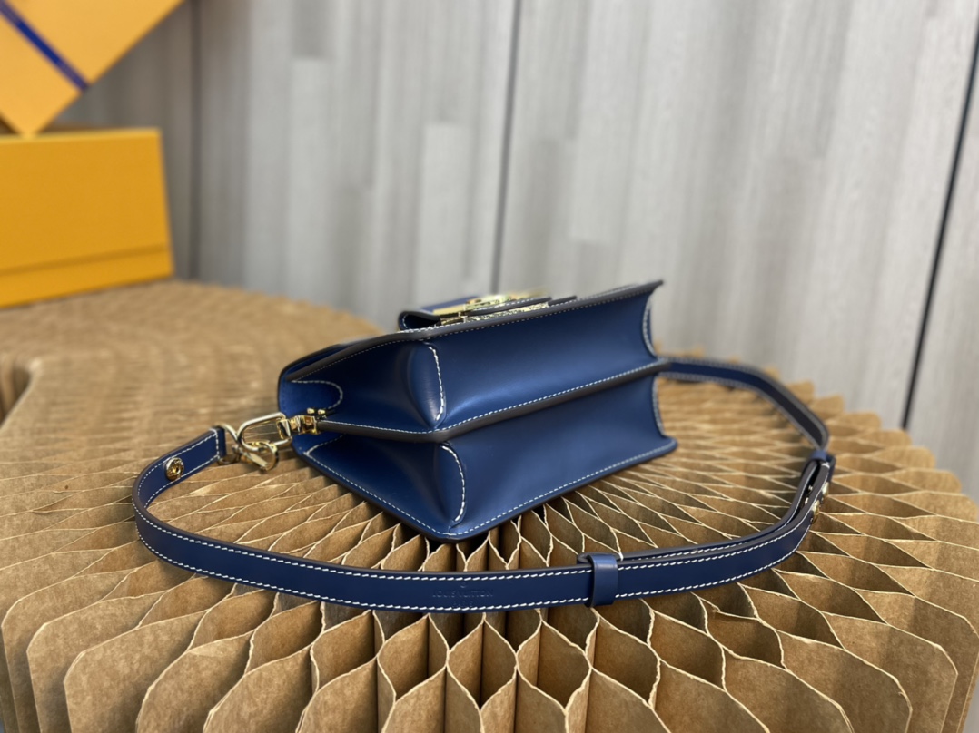 Handbag Louis Vuitton M59716 size 20 x 15 x 9 cm - vstockx