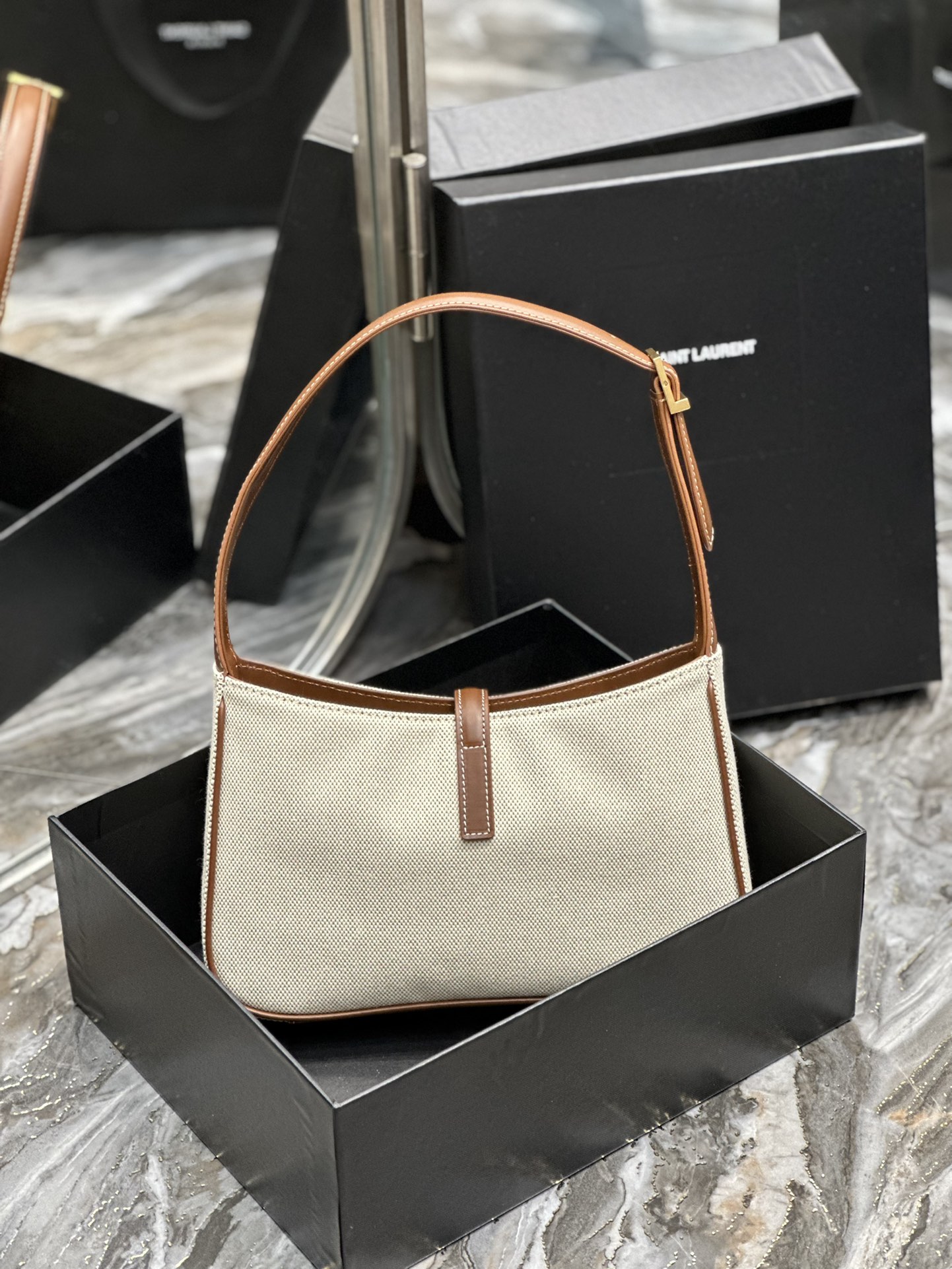 Handbags SAINT LAURENT 657228 size 25X14X6 cm - vstockx