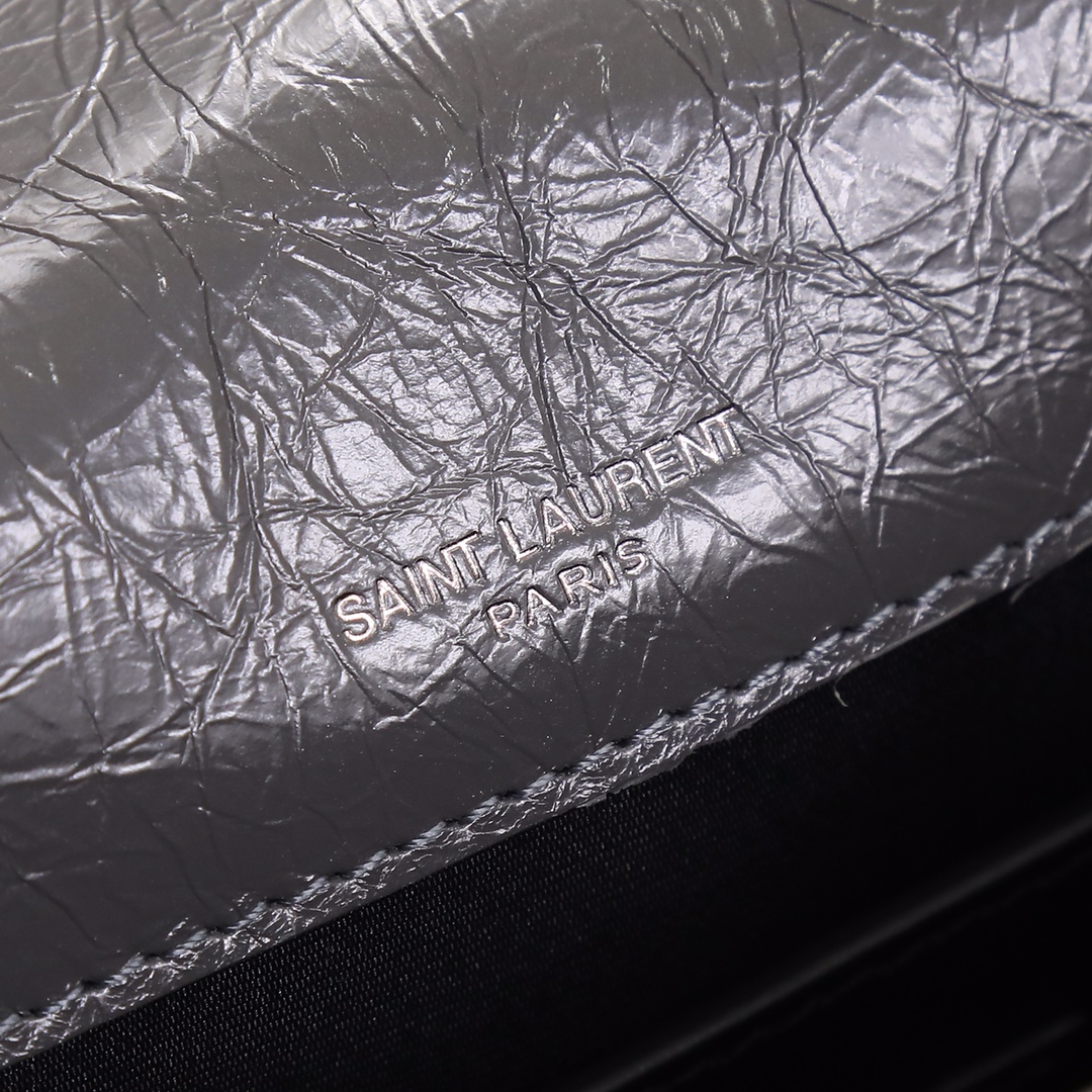 Handbags SAINT LAURENT 533037 size 22x16.5x12 cm - vstockx