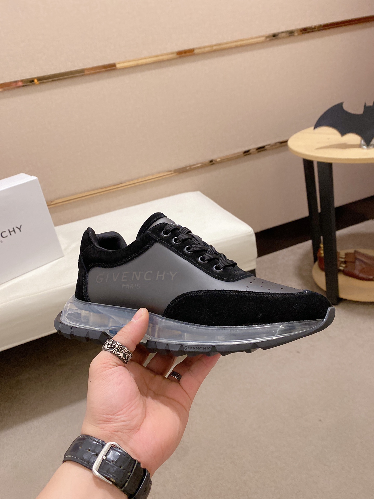 Givenchy Spectre Zip Sneakers 15 - vstockx