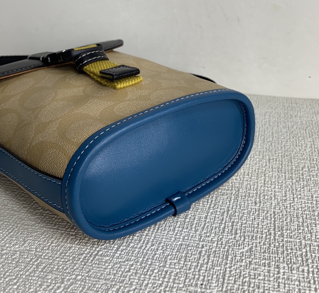 Handbags Coach CH071 size:13*19*6 - vstockx