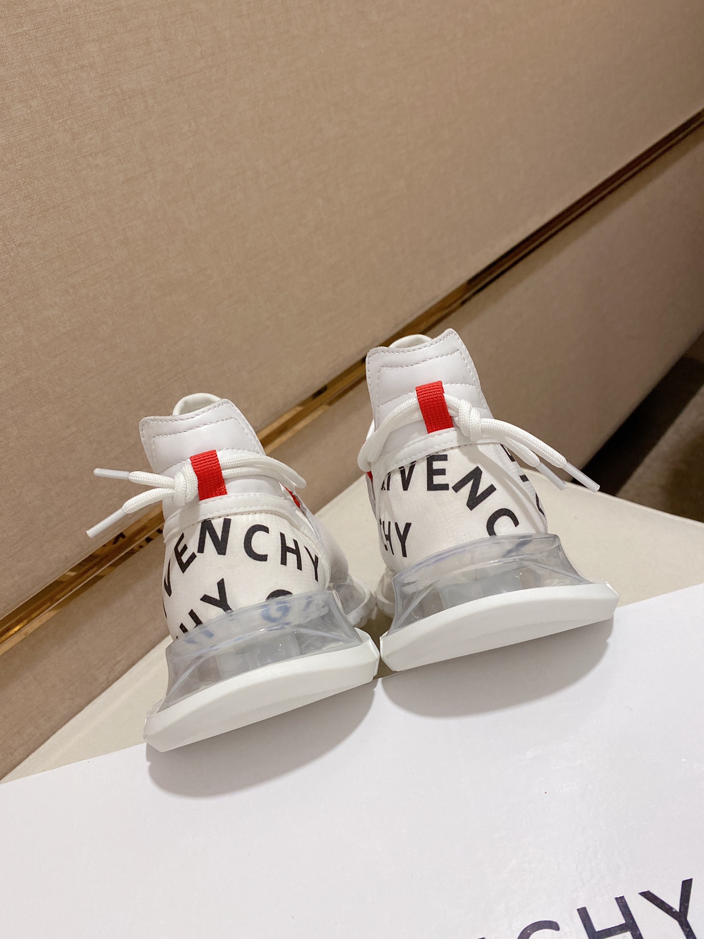 Givenchy Spectre Zip Sneakers 9 - vstockx