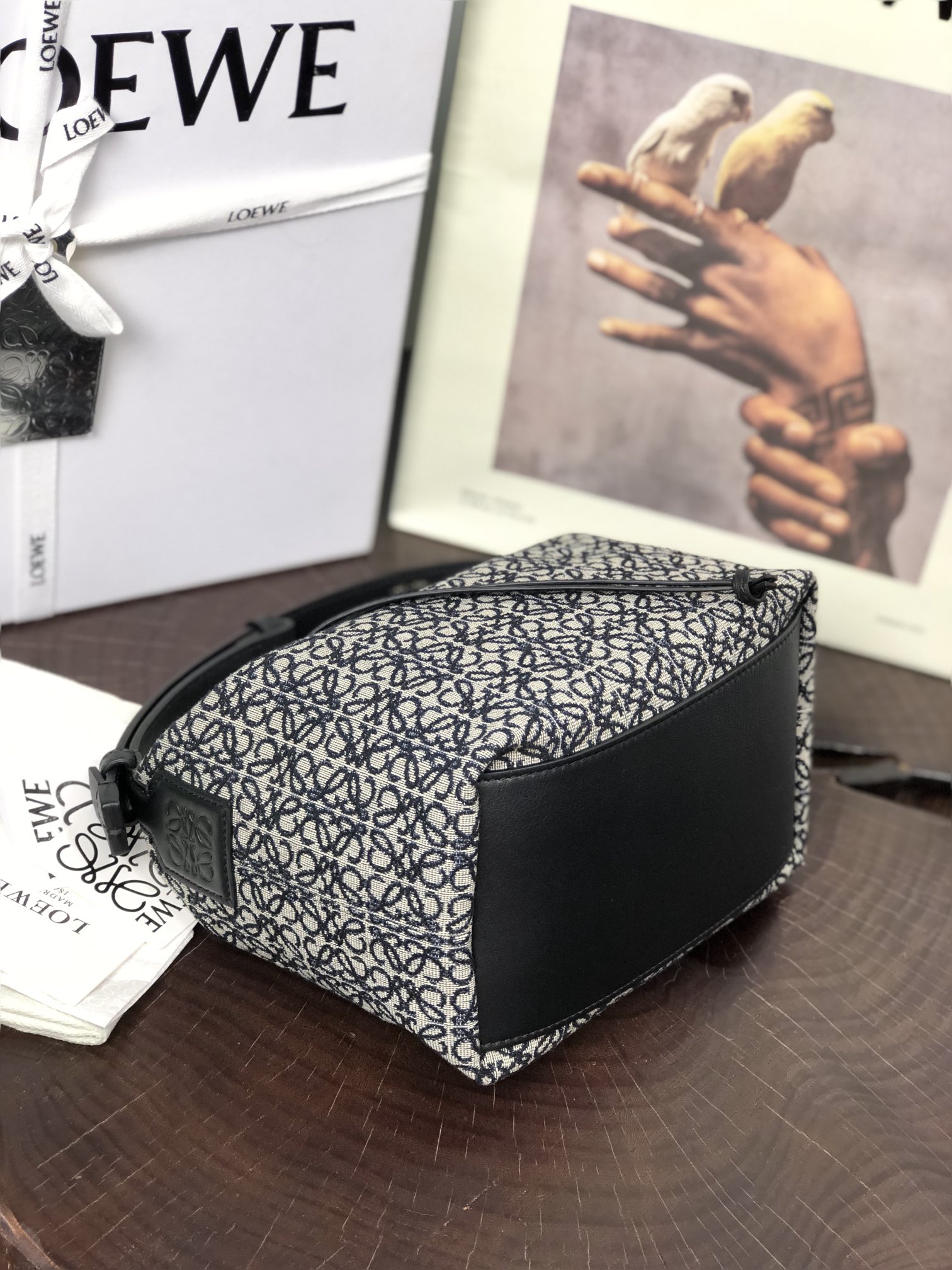 Handbags LOEWE  size:21-12-17 cm - vstockx