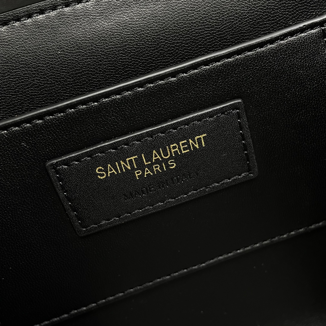 Handbags SAINT LAURENT 710080 size 19  15  8 cm - vstockx