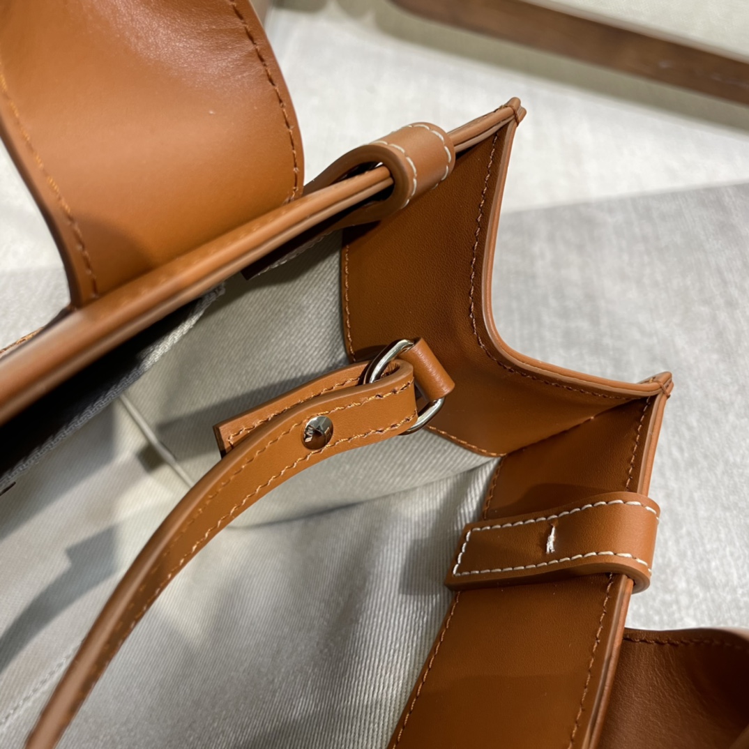 Handbags CELIN Woody 6065 size:37*26*12 cm - vstockx