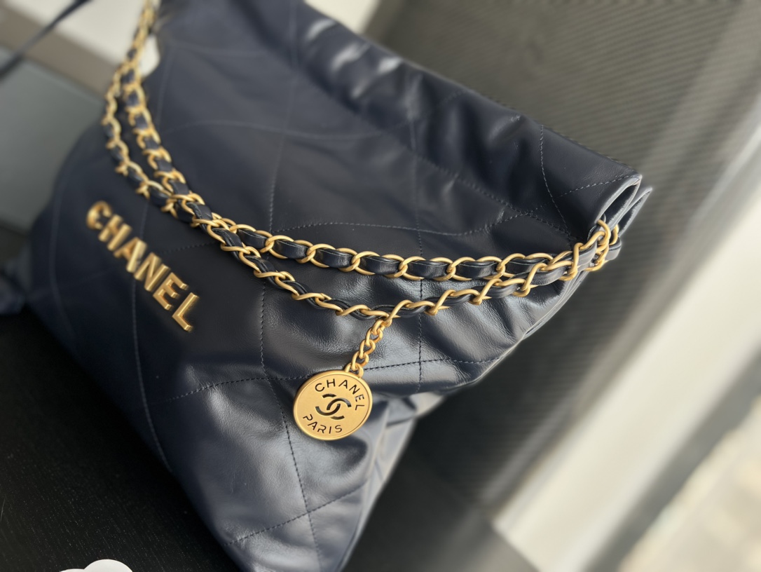 Handbag Chanel size 35cmx37cmx7 cm - vstockx